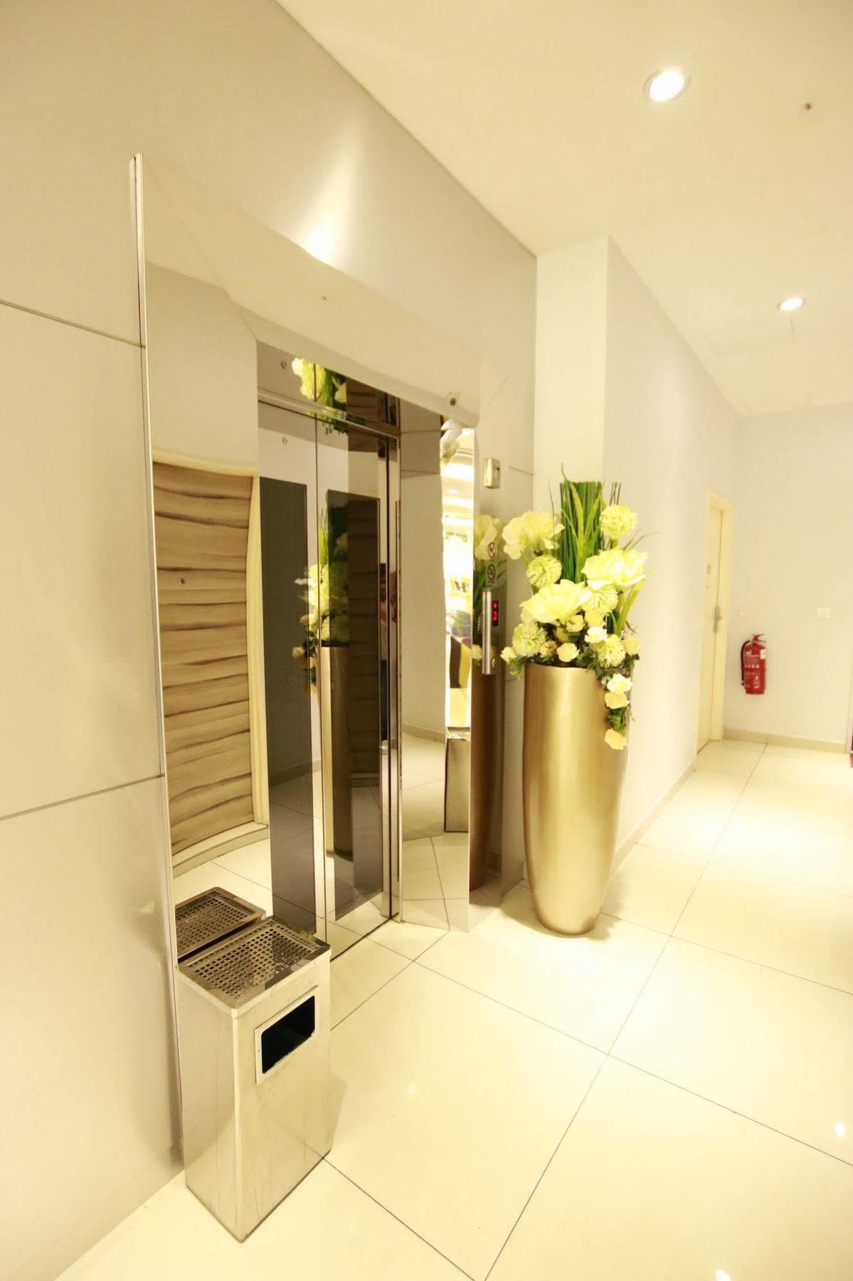 Hotel 99 Pusat Bandar Pučong Exteriér fotografie